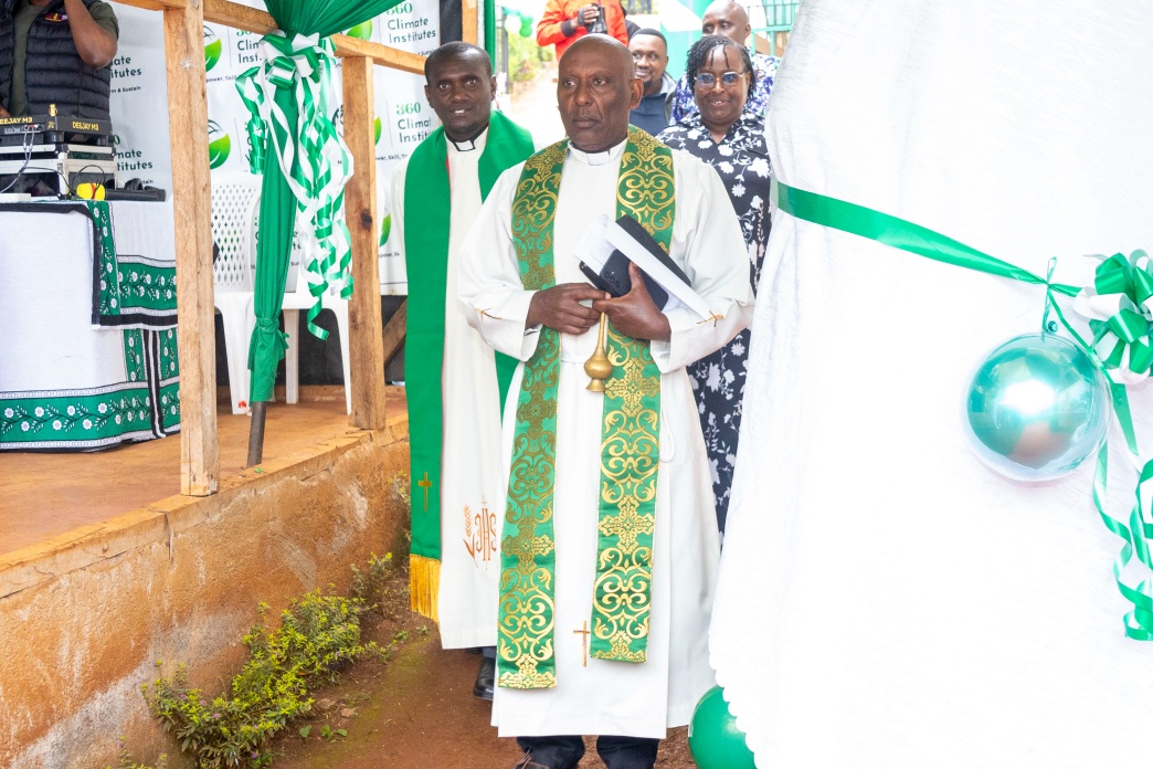 The Regional Reverend addressing the Cha Mama launch.