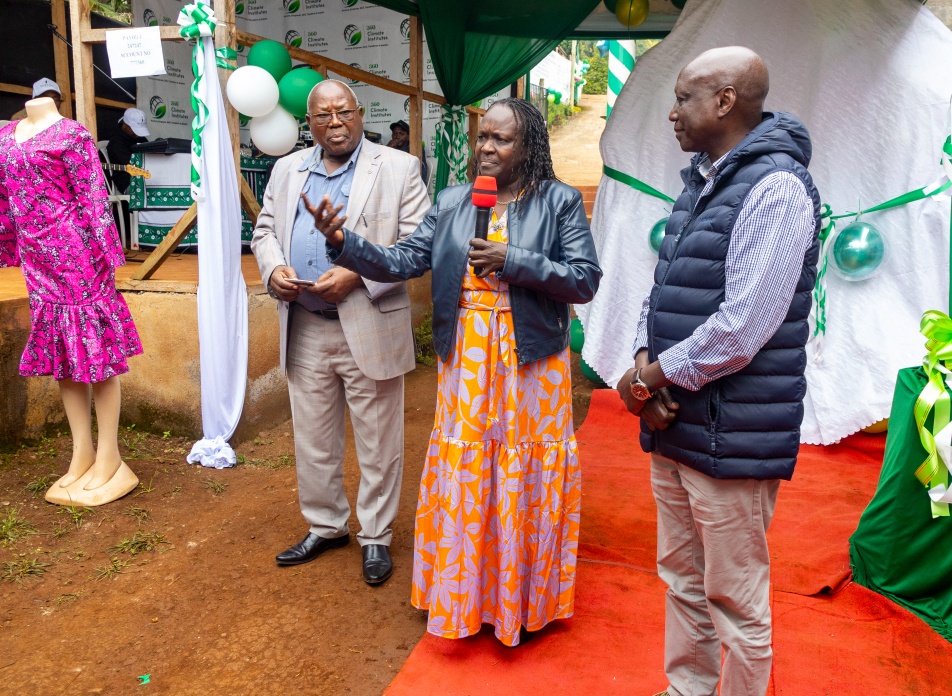 Retired Central Bank officers attending the Cha Mama launch.