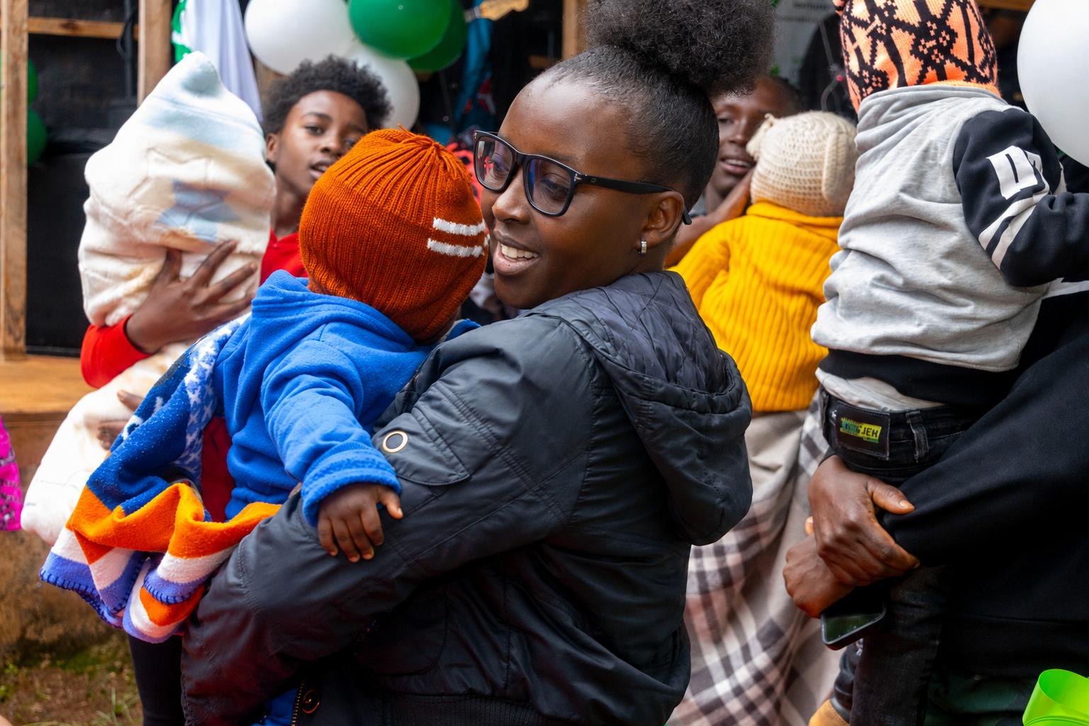 Young mothers and beneficiaries participating in the Cha Mama initiative